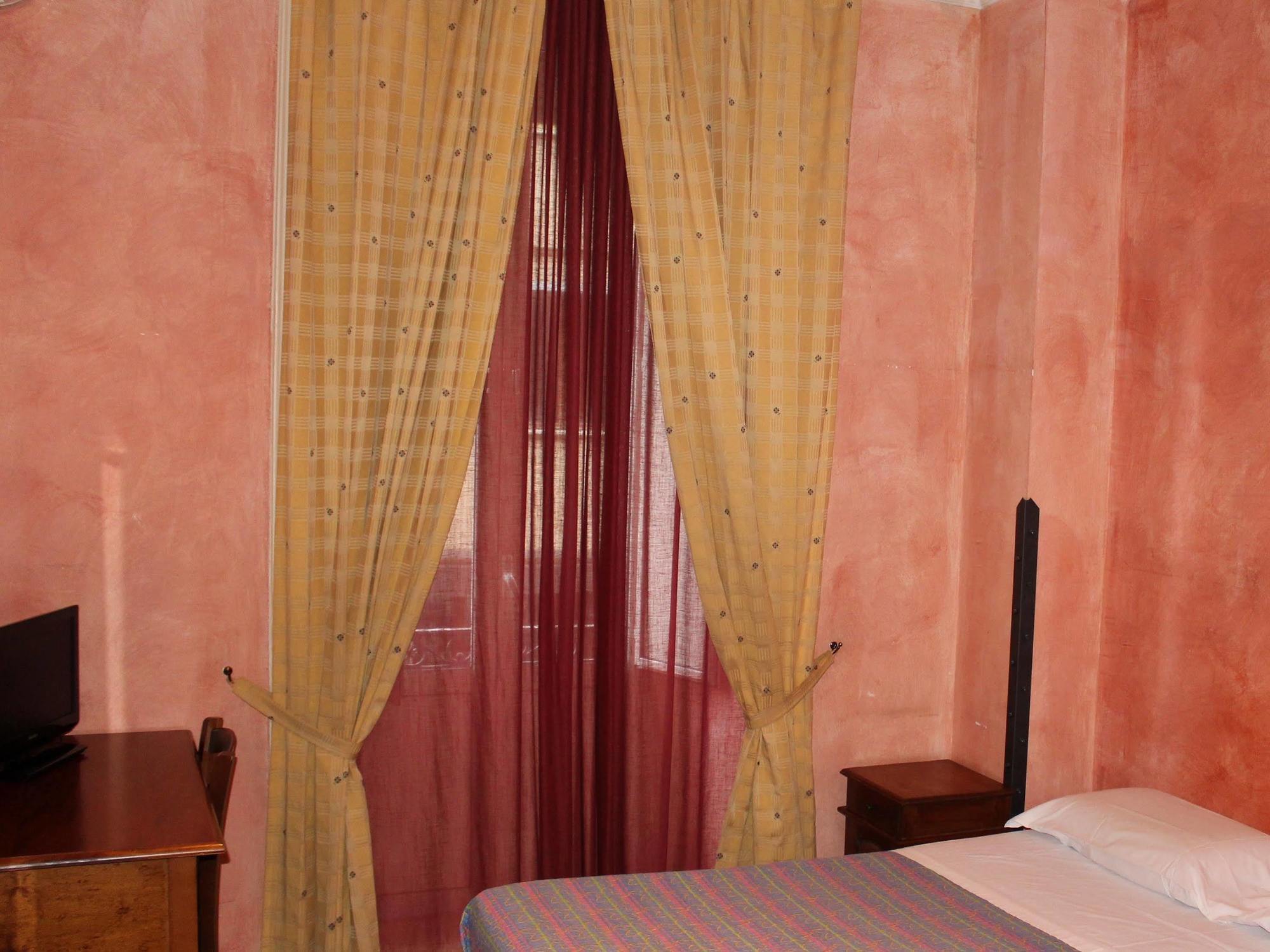 Hotel Schilizzi Naples